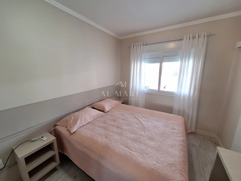 Casa em condomínio com três suítes : 4ª foto da galeria de imagens do imóvel