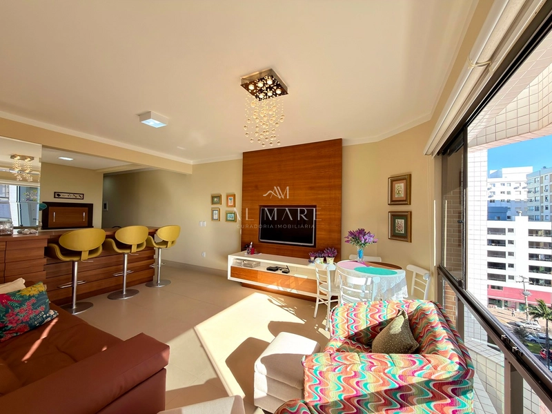 Apartamento 2 dormitorios no centro: 1ª foto da galeria de imagens do imóvel