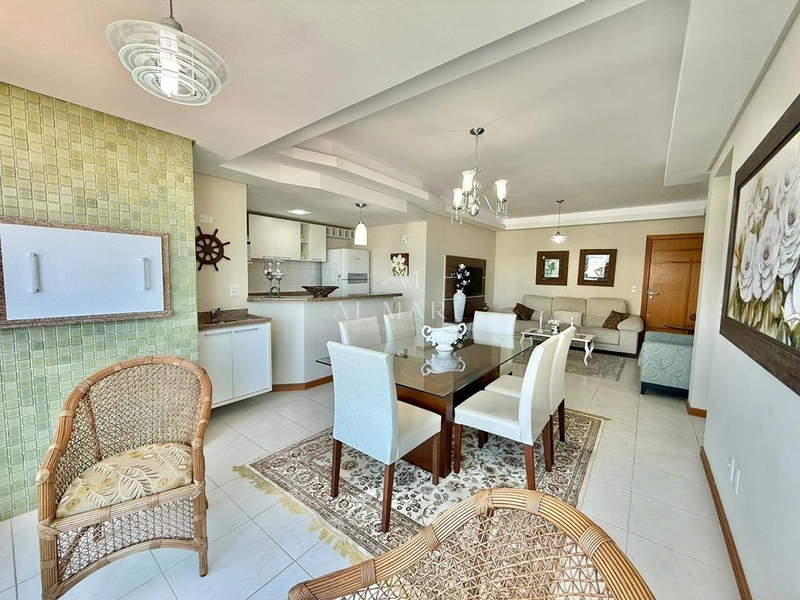 Apartamento na avenida: 1ª foto da galeria de imagens do imóvel