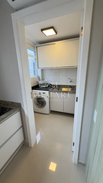 Apartamento de frente com três dormitórios sendo um suíte com automação nas cortinas e vaga de garagem : 11ª foto da galeria de imagens do imóvel
