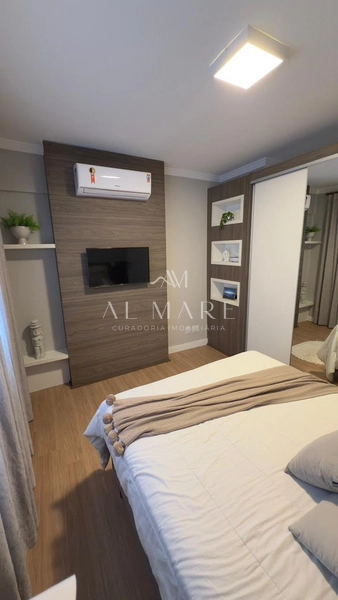 Apartamento de frente com três dormitórios sendo um suíte com automação nas cortinas e vaga de garagem : 10ª foto da galeria de imagens do imóvel