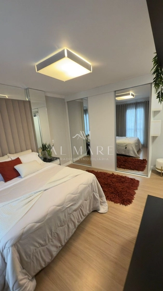 Apartamento de frente com três dormitórios sendo um suíte com automação nas cortinas e vaga de garagem : 14ª foto da galeria de imagens do imóvel