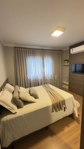 Apartamento de frente com três dormitórios sendo um suíte com automação nas cortinas e vaga de garagem : 6ª foto da galeria de imagens do imóvel