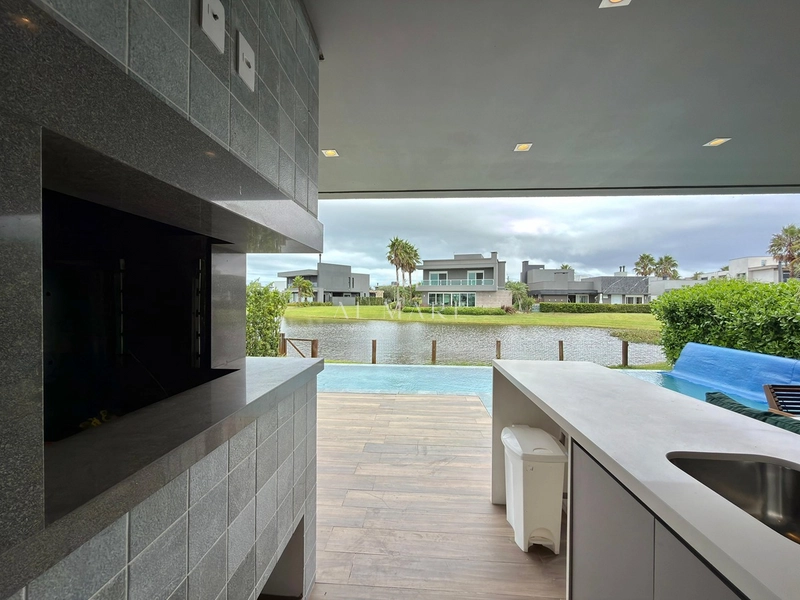 Sobrado Beira Lago: 26ª foto da galeria de imagens do imóvel