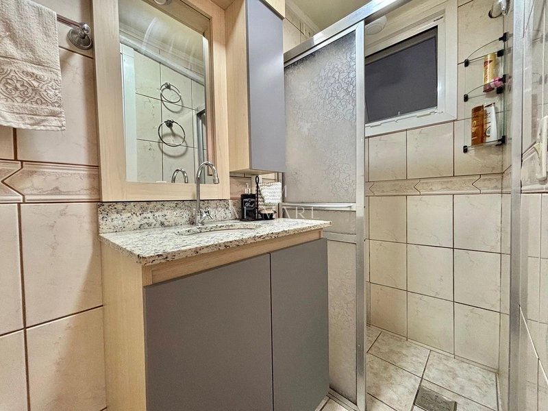 Apartamento de um dormtório com vaga de garagem a duas quadras do mar : 2ª foto da galeria de imagens do imóvel