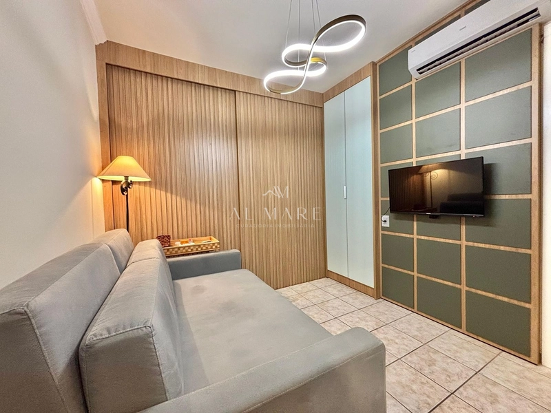 Apartamento de um dormtório com vaga de garagem a duas quadras do mar : 1ª foto da galeria de imagens do imóvel