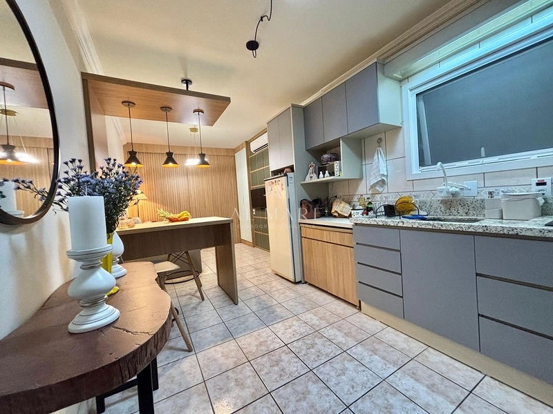 Apartamento de um dormtório com vaga de garagem a duas quadras do mar : 3ª foto da galeria de imagens do imóvel