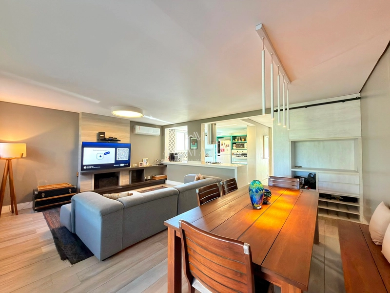 Casa em condomínio com quadro suítes, sendo uma master com closet: 7ª foto da galeria de imagens do imóvel