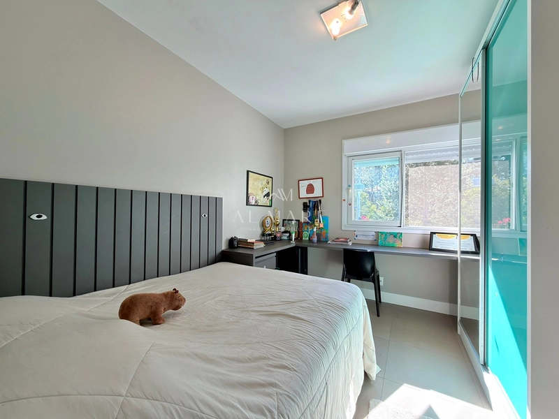 Casa em condomínio com quadro suítes, sendo uma master com closet: 34ª foto da galeria de imagens do imóvel