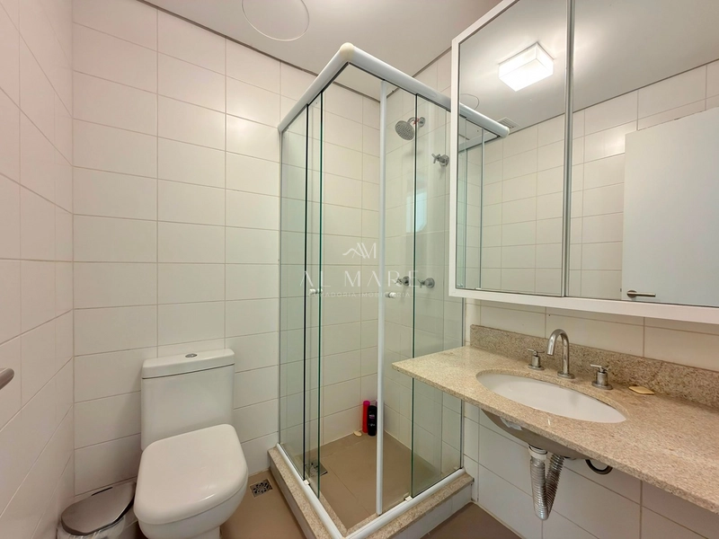 Casa em condomínio com quadro suítes, sendo uma master com closet: 39ª foto da galeria de imagens do imóvel