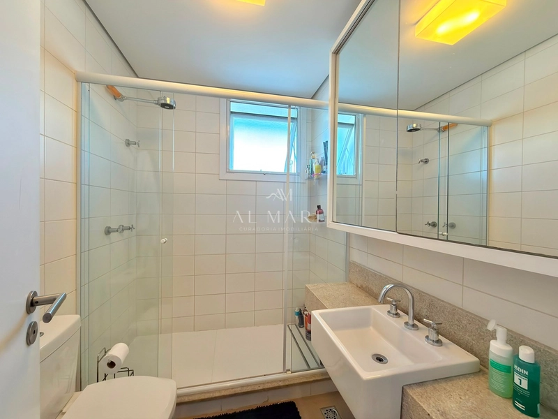 Casa em condomínio com quadro suítes, sendo uma master com closet: 32ª foto da galeria de imagens do imóvel
