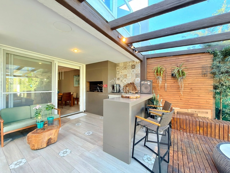 Casa em condomínio com quadro suítes, sendo uma master com closet: 11ª foto da galeria de imagens do imóvel