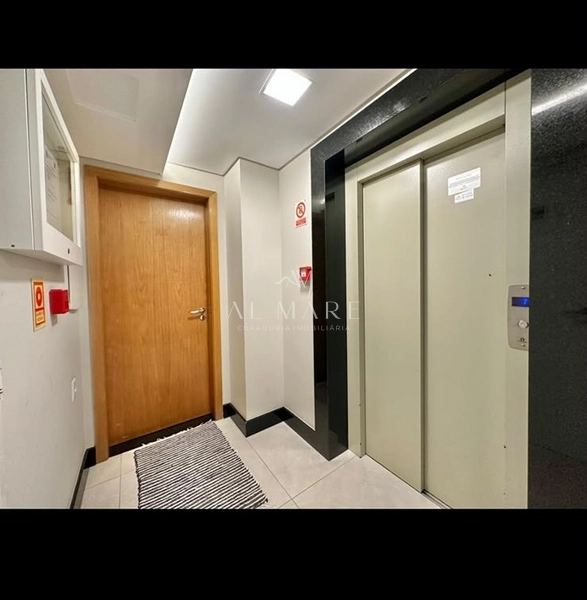 apartamento com sacada sendo um dormitório e vaga de garagem : 4ª foto da galeria de imagens do imóvel