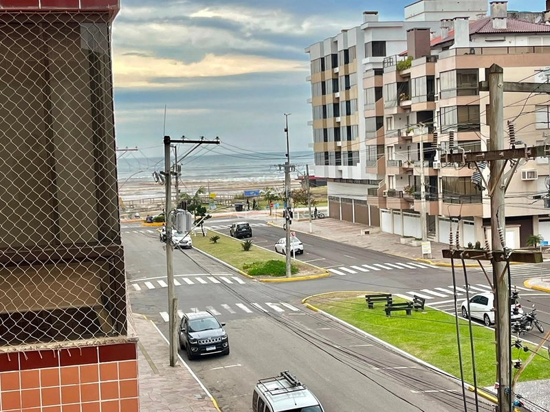 Apartamento na avenida com vista para o mar: 2ª foto da galeria de imagens do imóvel