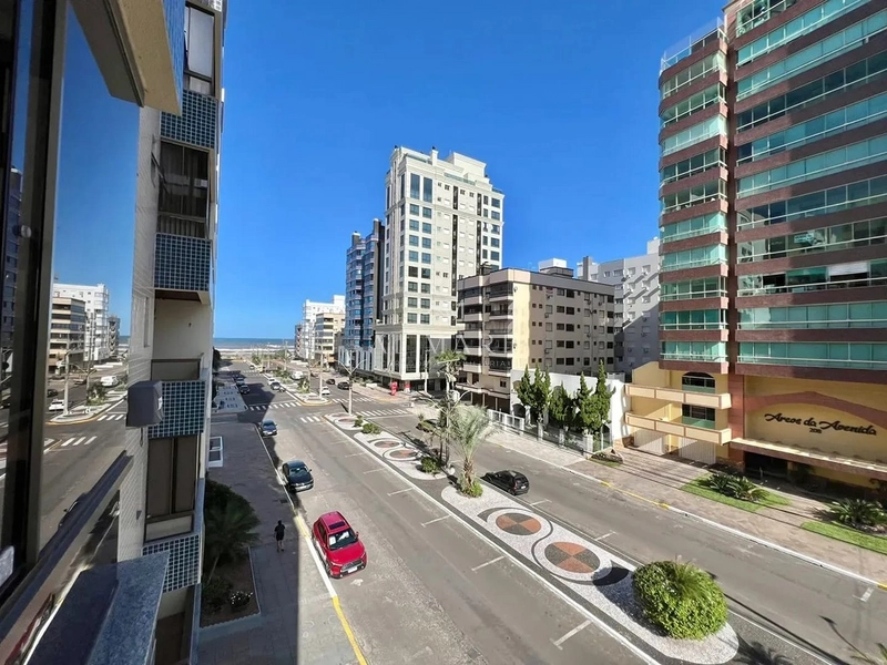 apartamento três dormitórios sendo duas suítes com duas vagas de garagem e apenas duas quadras do mar : 13ª foto da galeria de imagens do imóvel