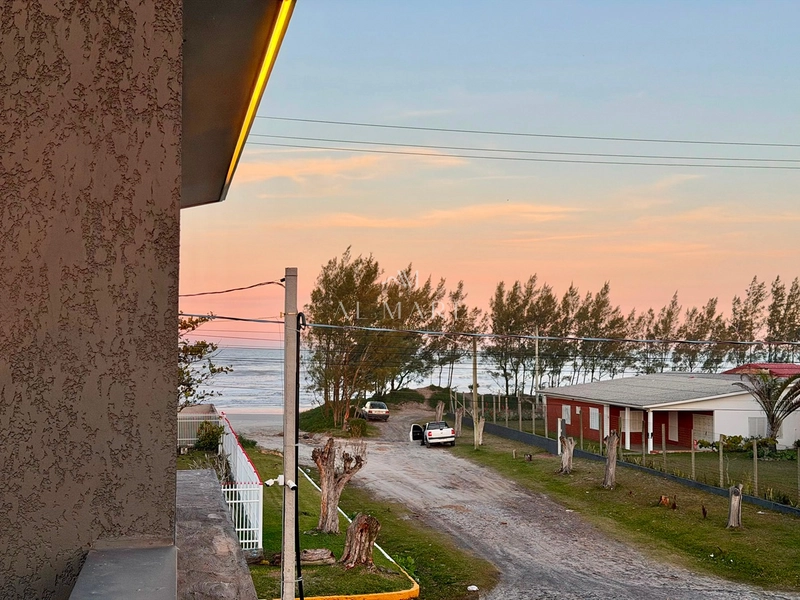    Casa em Bairro com vista mar e tem 3 três suítes e banheira hidro: 40ª foto da galeria de imagens do imóvel