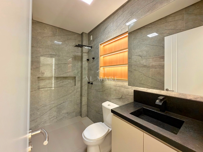    Casa em Bairro com vista mar e tem 3 três suítes e banheira hidro: 17ª foto da galeria de imagens do imóvel
