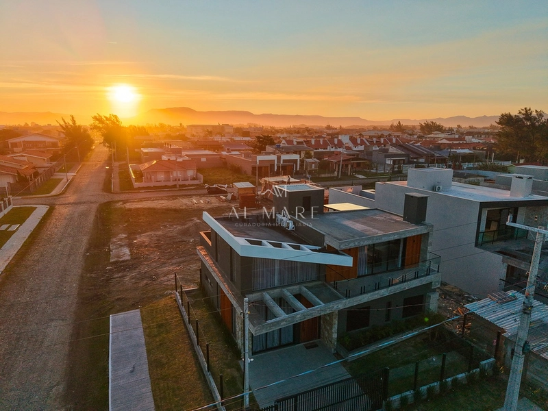    Casa em Bairro com vista mar e tem 3 três suítes e banheira hidro: 4ª foto da galeria de imagens do imóvel