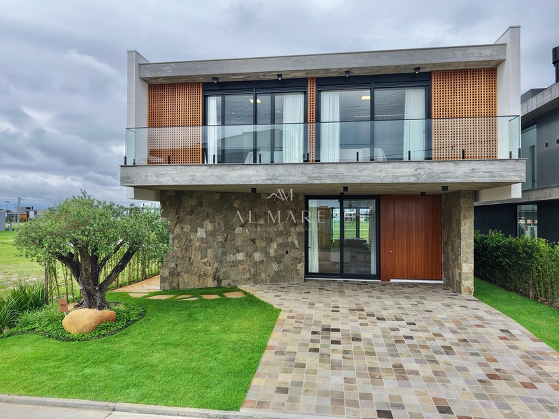 Sobrado a beira lago: 1ª foto da galeria de imagens do imóvel