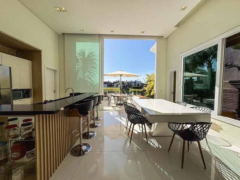 Casa em condominio a beira lago : 12ª foto da galeria de imagens do imóvel