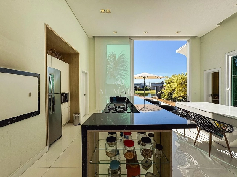 Casa em condominio a beira lago : 21ª foto da galeria de imagens do imóvel