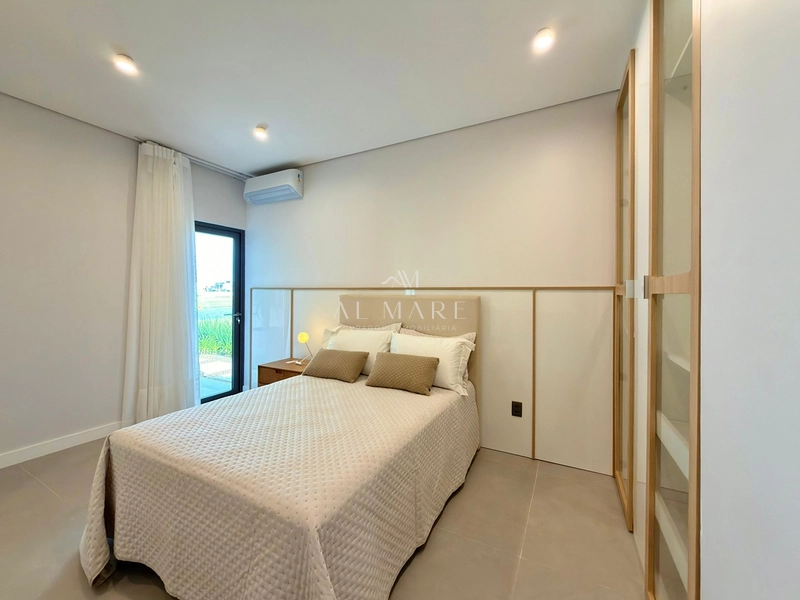 Sobrado beira lago: 24ª foto da galeria de imagens do imóvel