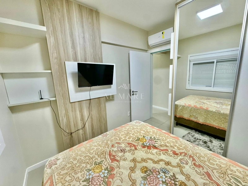 apartamento uma quadra do mar com três dormitórios com vaga de garagem e deposito : 26ª foto da galeria de imagens do imóvel