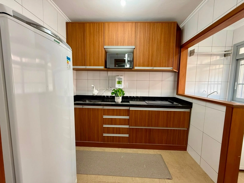 Apartamento mobiliado e decorado com um dormitório na avenida principal do litoral : 5ª foto da galeria de imagens do imóvel