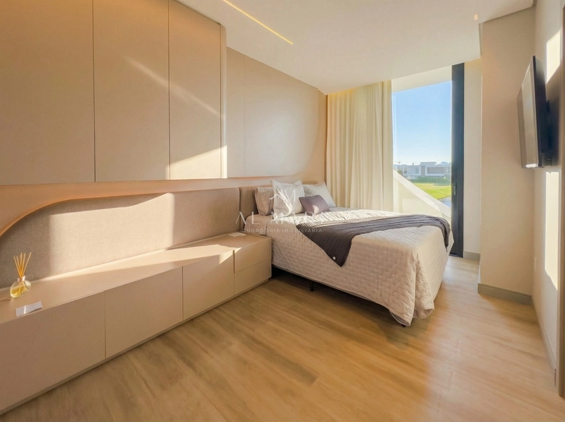 Casa com arquitetura futuristica: 15ª foto da galeria de imagens do imóvel