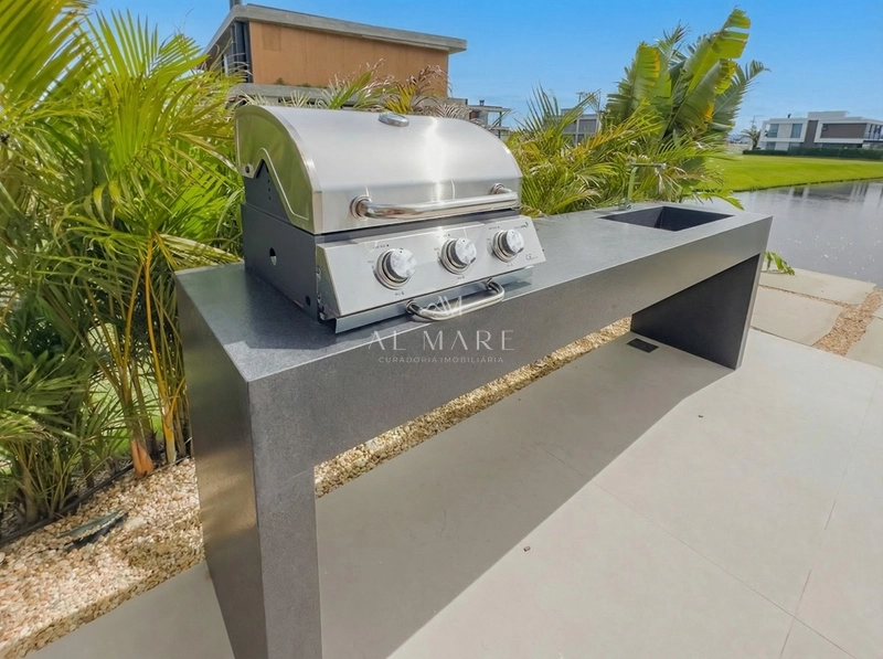 Casa com arquitetura futuristica: 4ª foto da galeria de imagens do imóvel