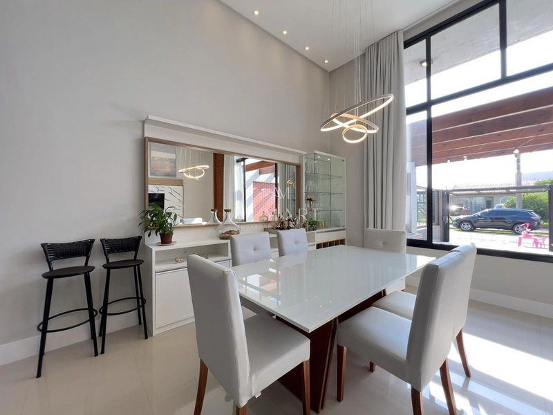 Casa térrea três dormitórios sendo um suíte e vaga de garagem : 6ª foto da galeria de imagens do imóvel