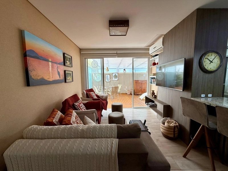 Apartamento com terraço com dois dormitórios e uma suíte mobiliado e vaga de garagem : 1ª foto da galeria de imagens do imóvel