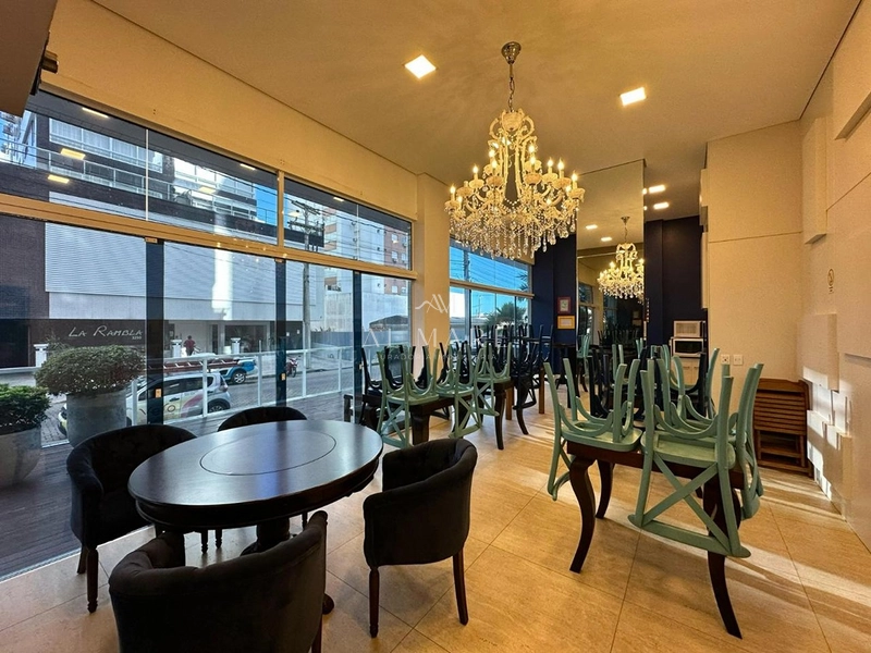 Apartamento com terraço com dois dormitórios e uma suíte mobiliado e vaga de garagem : 22ª foto da galeria de imagens do imóvel