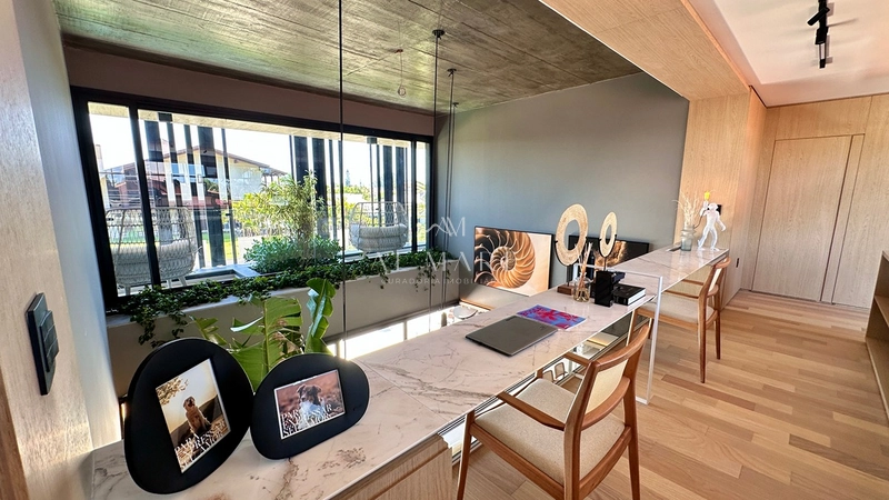 Casa Sobrado com cinco suítes tendo duas banheiro a uma quadra do mar : 25ª foto da galeria de imagens do imóvel