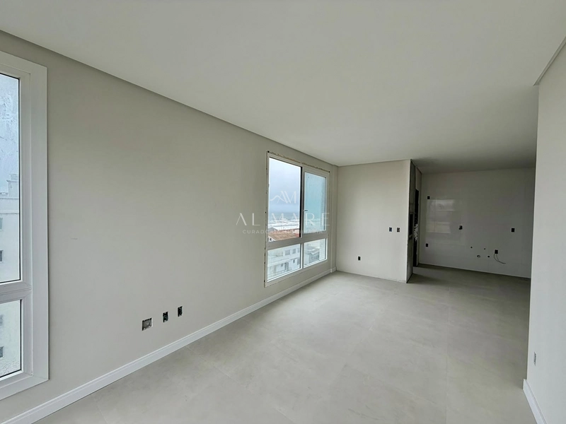 apartamento vazio com vista mar no centro : 9ª foto da galeria de imagens do imóvel