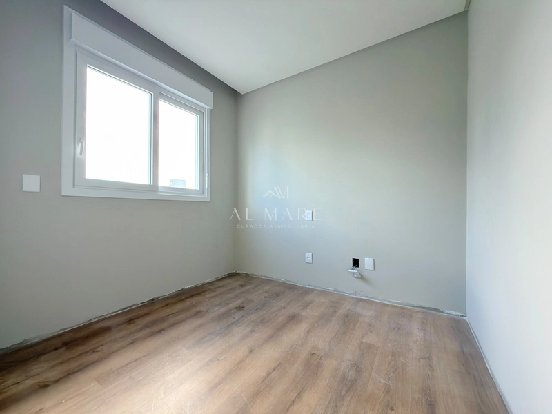 APARTAMENTO À VENDA EM CAPÃO DA CANOA! 2 SUÍTES • SACADA DE FRENTE • ROOFTOP COM PISCINA: 3ª foto da galeria de imagens do imóvel
