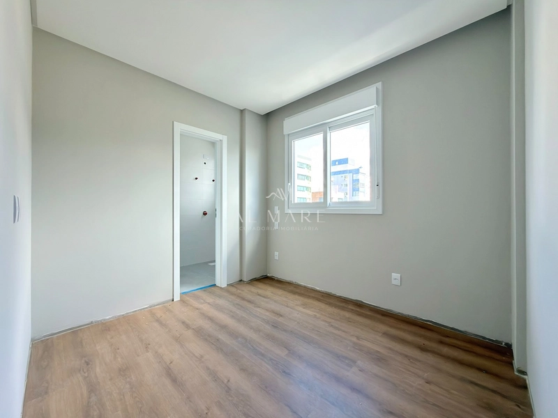 APARTAMENTO À VENDA EM CAPÃO DA CANOA! 2 SUÍTES • SACADA DE FRENTE • ROOFTOP COM PISCINA: 6ª foto da galeria de imagens do imóvel
