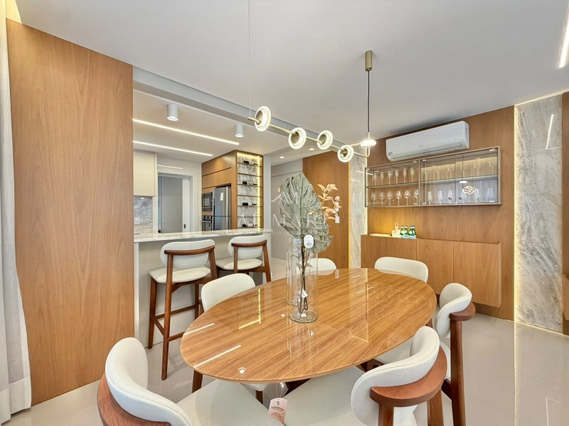Apartamento mobiliado e decorado dois dormitórios e duas vagas de garagem : 22ª foto da galeria de imagens do imóvel