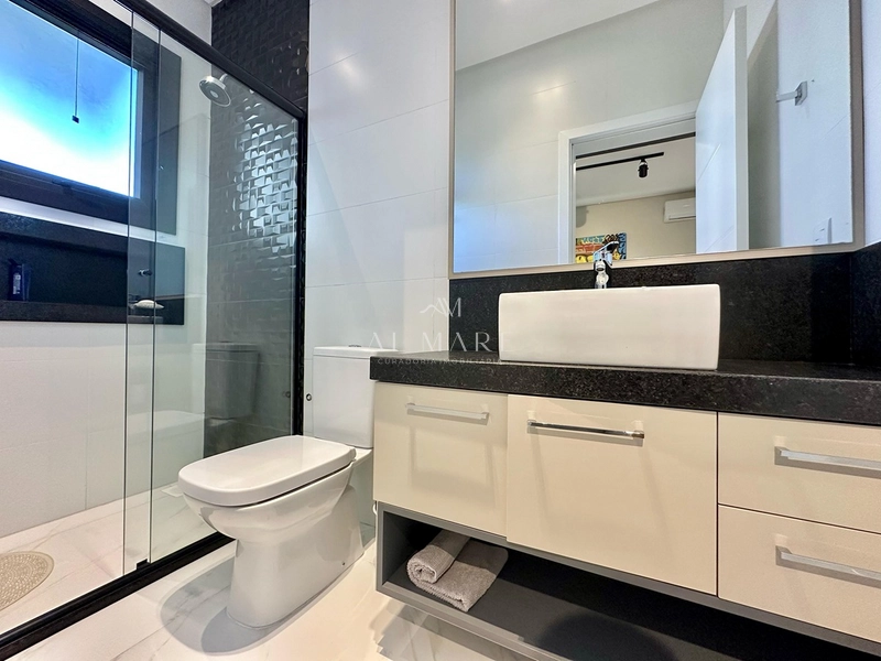 casa em condomínio com quadro suítes, piscina, automatização e sala de tv: 22ª foto da galeria de imagens do imóvel