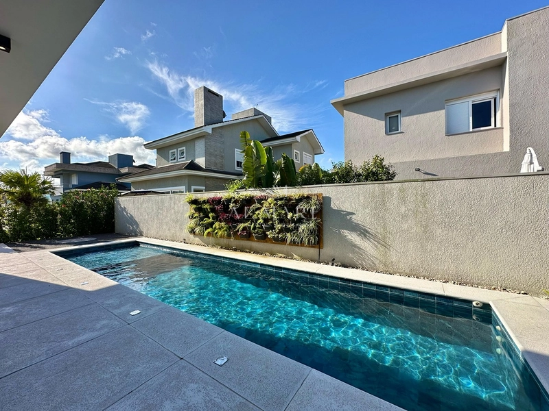 casa em condomínio com quadro suítes, piscina, automatização e sala de tv: 13ª foto da galeria de imagens do imóvel
