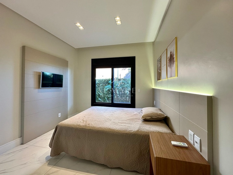 casa em condomínio com quadro suítes, piscina, automatização e sala de tv: 18ª foto da galeria de imagens do imóvel