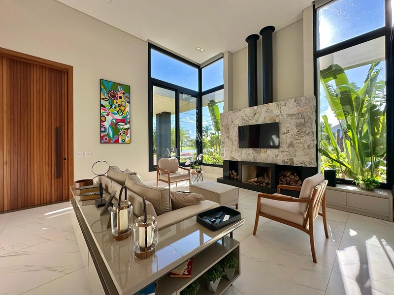 casa em condomínio com quadro suítes, piscina, automatização e sala de tv: 5ª foto da galeria de imagens do imóvel