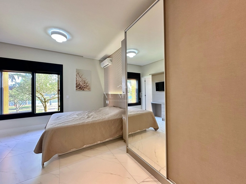 casa em condomínio com quadro suítes, piscina, automatização e sala de tv: 24ª foto da galeria de imagens do imóvel