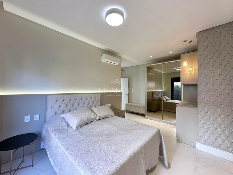 casa em condomínio com quadro suítes, piscina, automatização e sala de tv: 23ª foto da galeria de imagens do imóvel