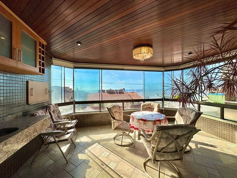 APARTAMENTO DE 3 DORMITÓRIOS COM VISTA ETERNA PARA O MAR: 4ª foto da galeria de imagens do imóvel