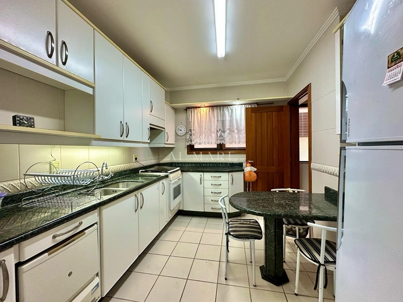 APARTAMENTO DE 3 DORMITÓRIOS COM VISTA ETERNA PARA O MAR: 8ª foto da galeria de imagens do imóvel