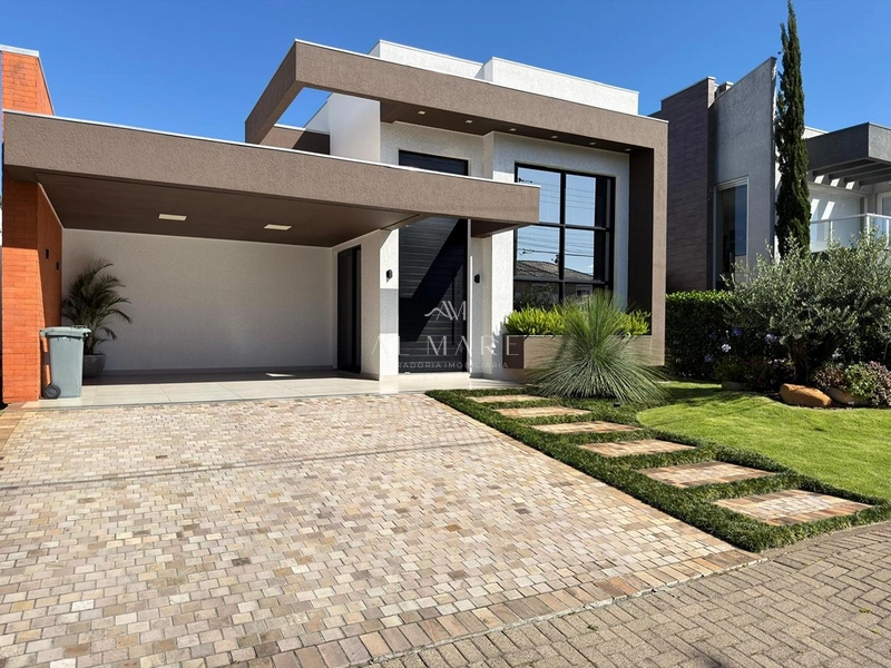 Casa em Condomínio com ofurô : 3ª foto da galeria de imagens do imóvel