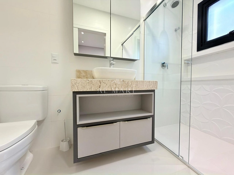 Casa em Condomínio com ofurô : 29ª foto da galeria de imagens do imóvel