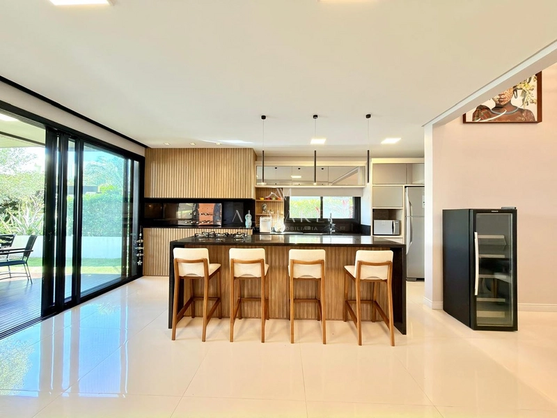 Casa em Condomínio com ofurô : 26ª foto da galeria de imagens do imóvel