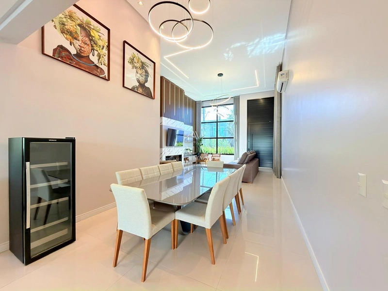 Casa em Condomínio com ofurô : 8ª foto da galeria de imagens do imóvel